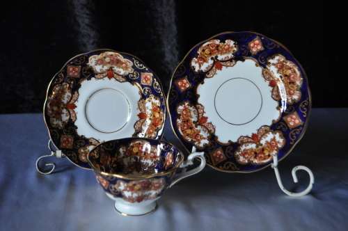 Royal Albert "Heirloom"  Trio