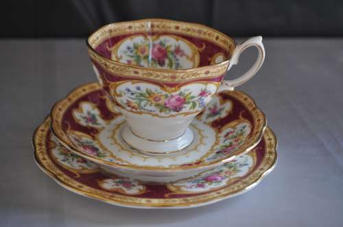 Royal Albert `Lady Hamilton` Trio