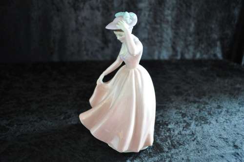 Royal Doulton `Sweet April` HN 2215