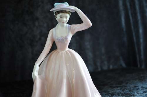 Royal Doulton `Sweet April` HN 2215