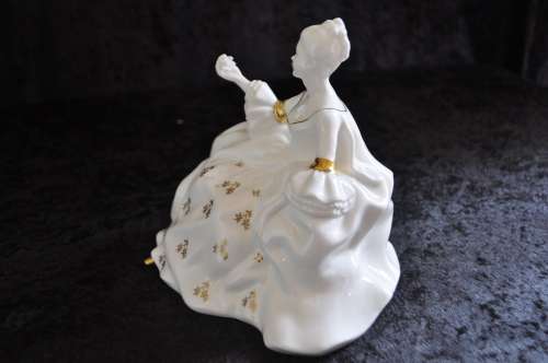 Royal Doulton Figurine `Antoinette` HN 2326