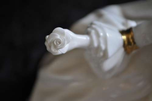 Royal Doulton Figurine `Antoinette` HN 2326