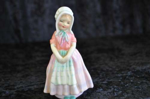 Royal Doulton Figurine "Toot les" HN 1680