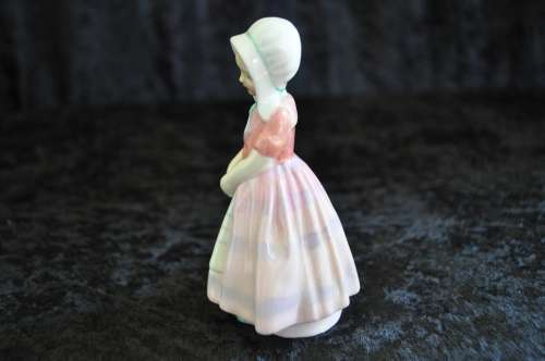 Royal Doulton Figurine "Toot les" HN 1680