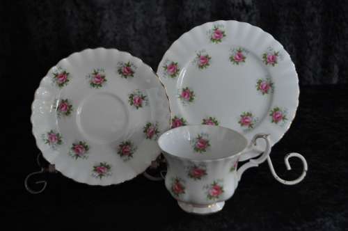 Royal Albert "Forget-Me-Not Rose" Trio