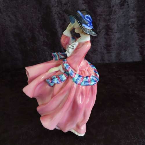 Royal Doulton Figurine `Top Of The Hill` HN 1849