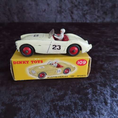 Dinky Toys Boxed Austin Healey 1950's Die Cast Model #109