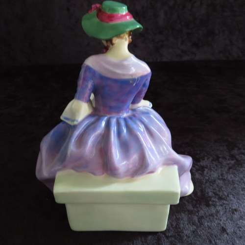 Royal Doulton Figurine "Griselda" HN 1993
