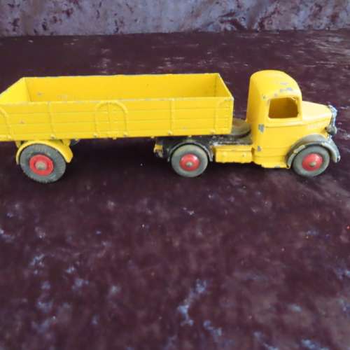 Dinky Toys Bedford Articulated Lorry #409  --  No Box
