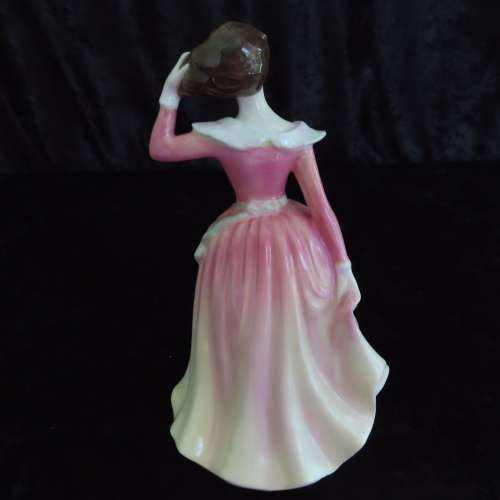 Royal Doulton Figurine `Patricia` HN 3907