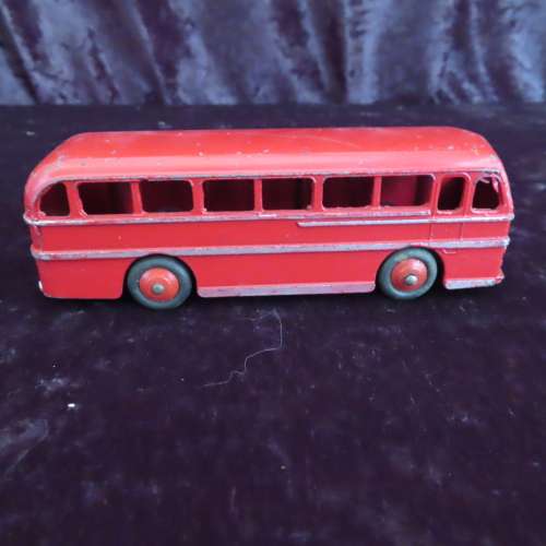 Dinky Toys Duple Roadmaster Leyland Royal Tiger 282 --  No Box.