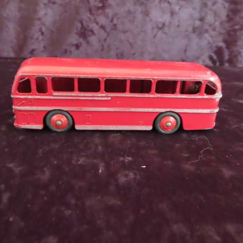 Dinky Toys Duple Roadmaster Leyland Royal Tiger 282 --  No Box.
