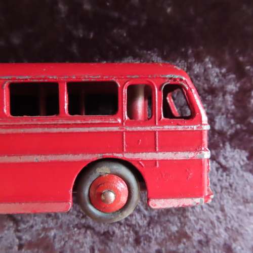 Dinky Toys Duple Roadmaster Leyland Royal Tiger 282 --  No Box.