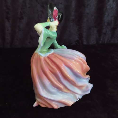 Royal Doulton Figurine Autumn Breezes HN 1911