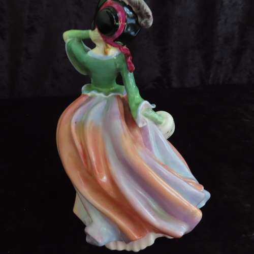 Royal Doulton Figurine Autumn Breezes HN 1911