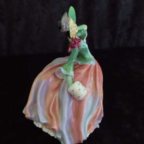 Royal Doulton Figurine Autumn Breezes HN 1911