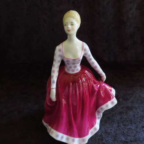 Royal Doulton Figurine `Fiona` HN 2694