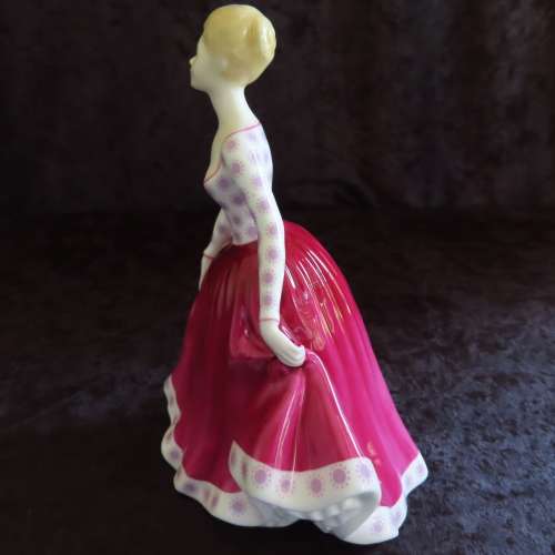 Royal Doulton Figurine `Fiona` HN 2694