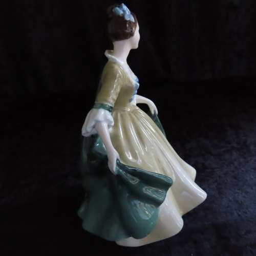 Royal Doulton Figurine `Elegance` HN 2264