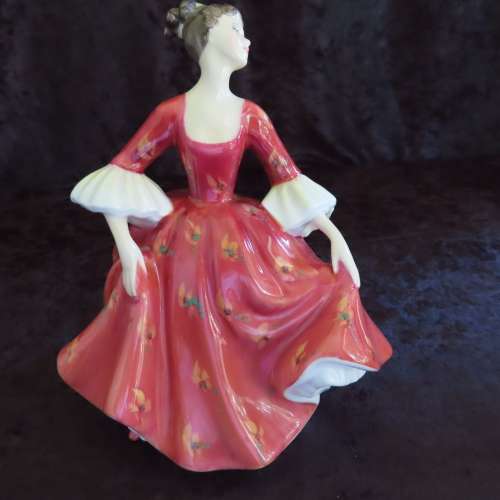 Royal Doulton Figurine `Stephanie` HN 2811