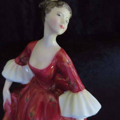 Royal Doulton Figurine `Stephanie` HN 2811
