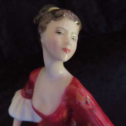 Royal Doulton Figurine `Stephanie` HN 2811