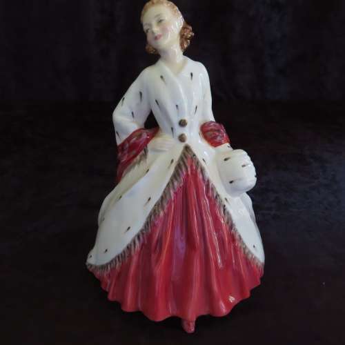 Royal Doulton Figurine "The Ermine Coat" HN 1981