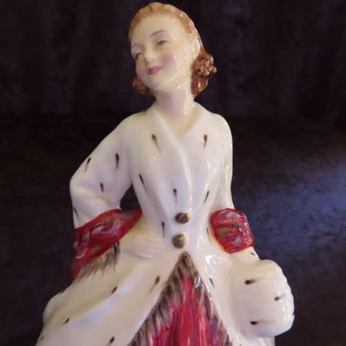 Royal Doulton Figurine "The Ermine Coat" HN 1981