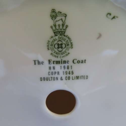 Royal Doulton Figurine "The Ermine Coat" HN 1981