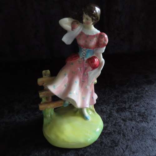 Royal Doulton Figurine The Seasons Series `Summer` HN 2086