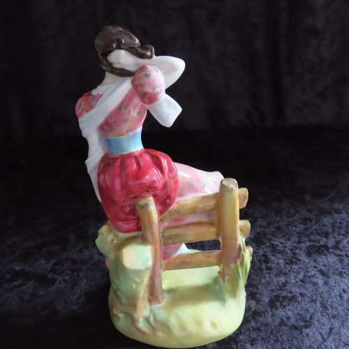 Royal Doulton Figurine The Seasons Series `Summer` HN 2086