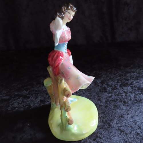 Royal Doulton Figurine The Seasons Series `Summer` HN 2086