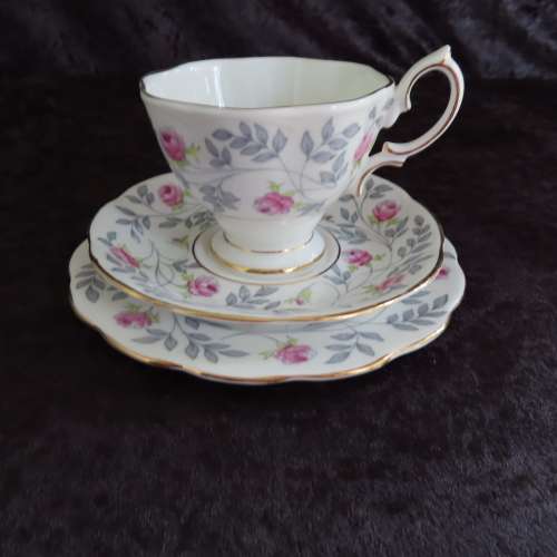 Royal Albert "Conway" Trio