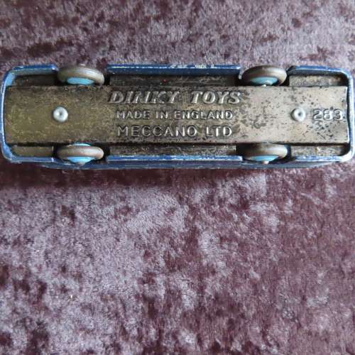 Dinky Toys # 283 BOAC Coach