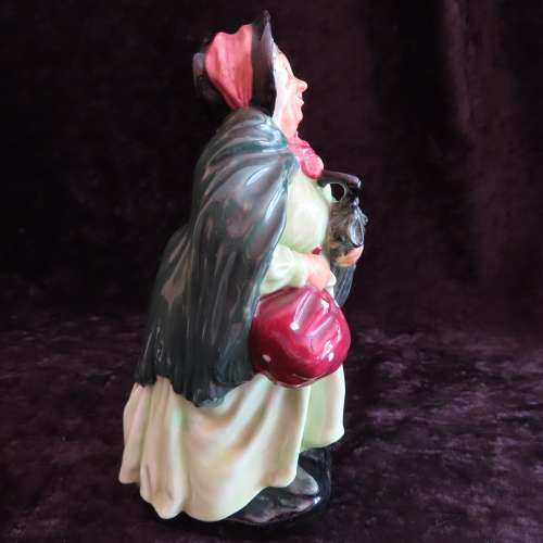 Royal Doulton Figurine `Sairey Gamp` HN 2100