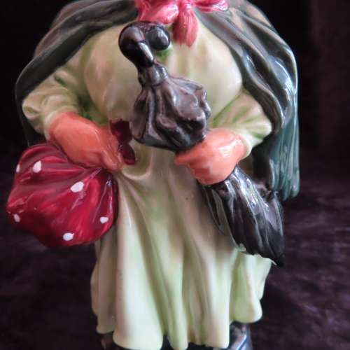 Royal Doulton Figurine `Sairey Gamp` HN 2100