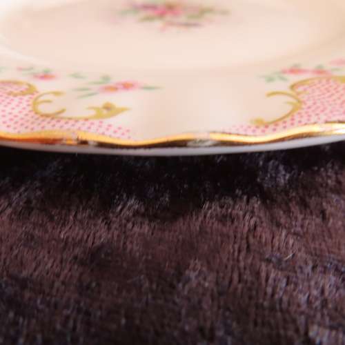 Royal Albert "Serenity" Cake Plate (16 cm in diam)