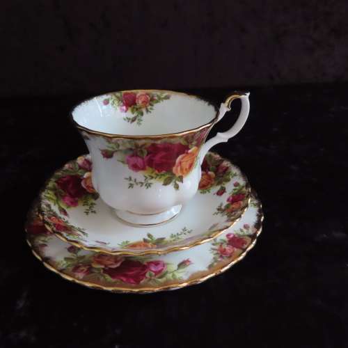 Royal Albert "Old Country Roses" Trio