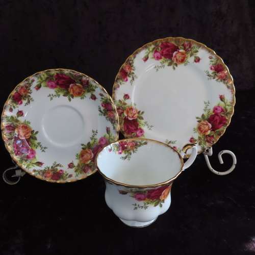 Royal Albert "Old Country Roses" Trio