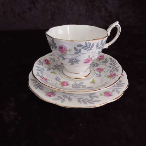 Royal Albert "Conway" Trio