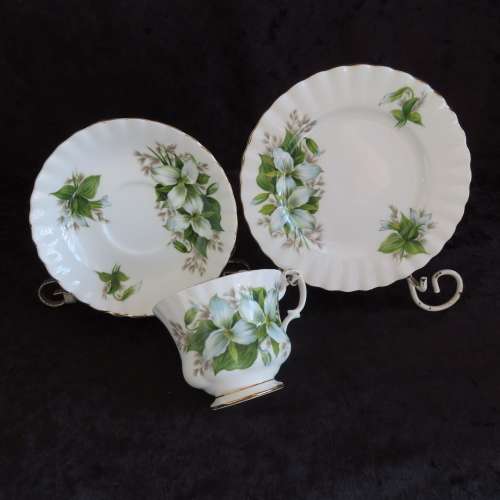 Royal Albert Trillium 21 Piece Tea Set.