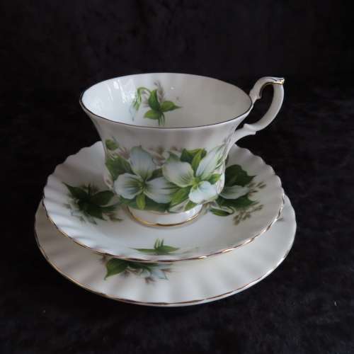 Royal Albert "Trillium" Trio