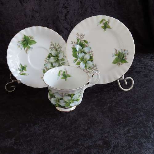 Royal Albert "Trillium" Trio