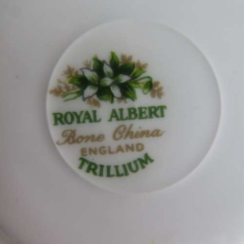 Royal Albert "Trillium" Trio