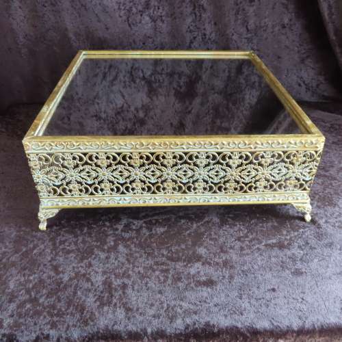 Decorative Display/Cake Stand With Mirror Top On Claw Feet