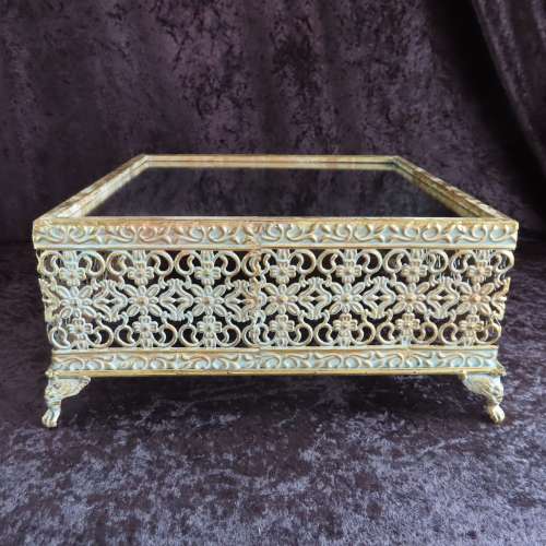 Decorative Display/Cake Stand With Mirror Top On Claw Feet