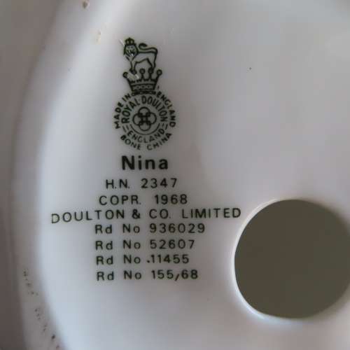 Royal Doulton Figurine "Nina" HN 2347 (Matt Finish)