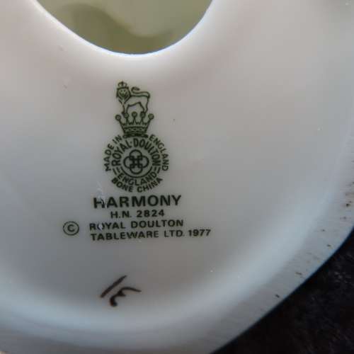 Royal Doulton Figurine `Harmony` HN 2824