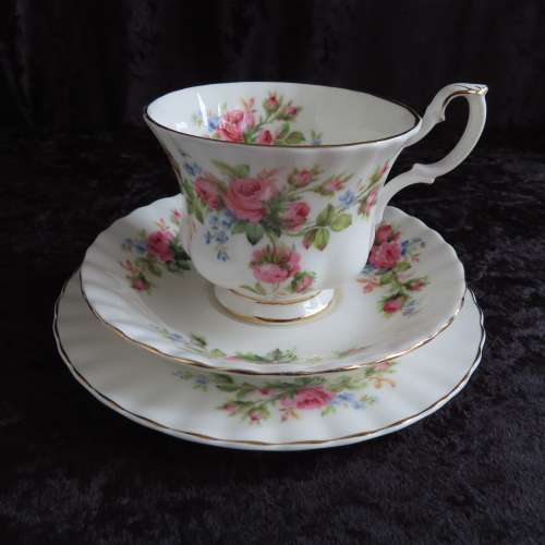 Royal Albert "Moss Rose" Trio