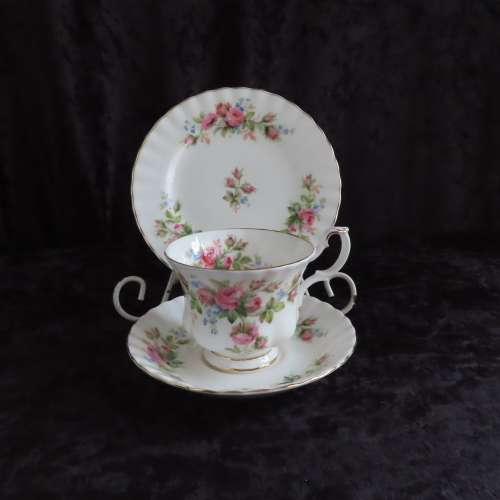 Royal Albert "Moss Rose" Trio